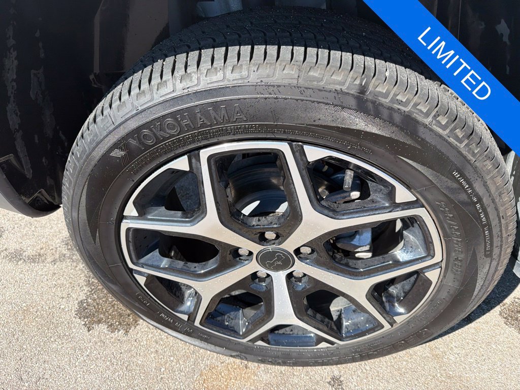 Used 2025 Jeep Compass Limited w/ Sun & Sound Group AWD/4WD image 34