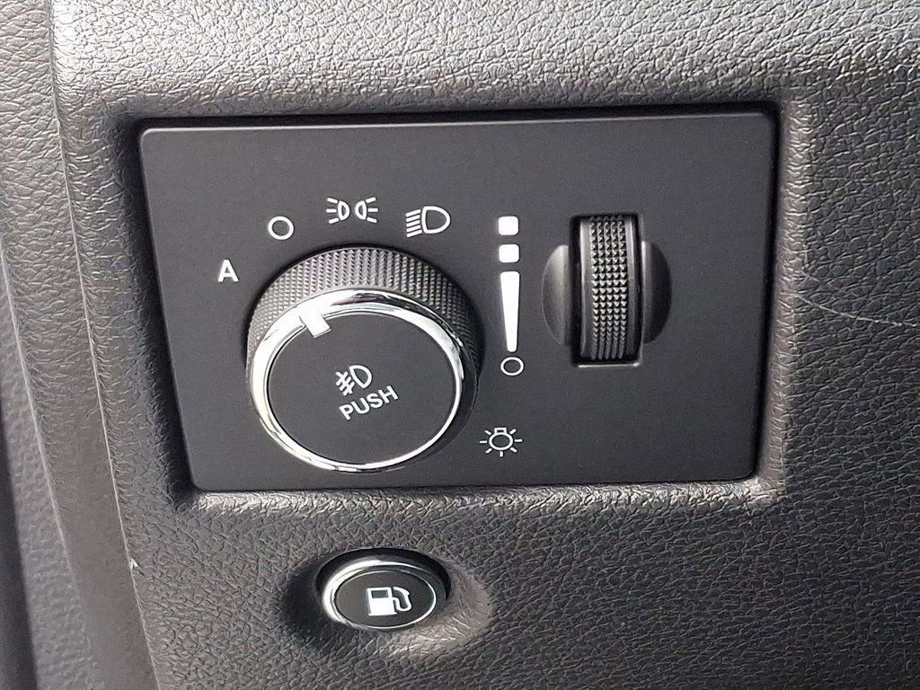 Used 2020 Jeep Grand Cherokee Limited w/ Luxury Group II image 26