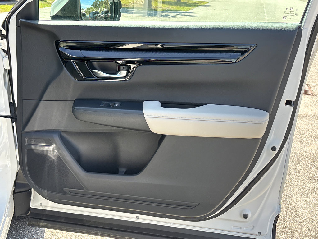 Used 2025 Honda CR-V EX-L image 9