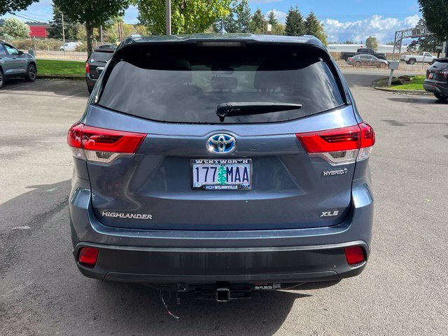 Used 2019 Toyota Highlander XLE AWD/4WD image 6