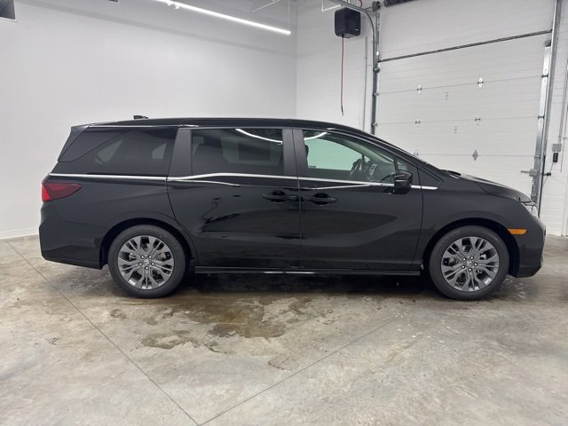 New 2026 Honda Odyssey Touring image 4