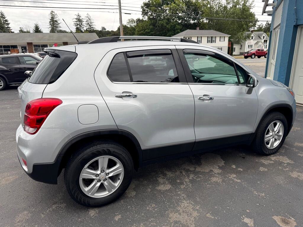 Used 2020 Chevrolet Trax LT w/ LT Convenience Package image 7