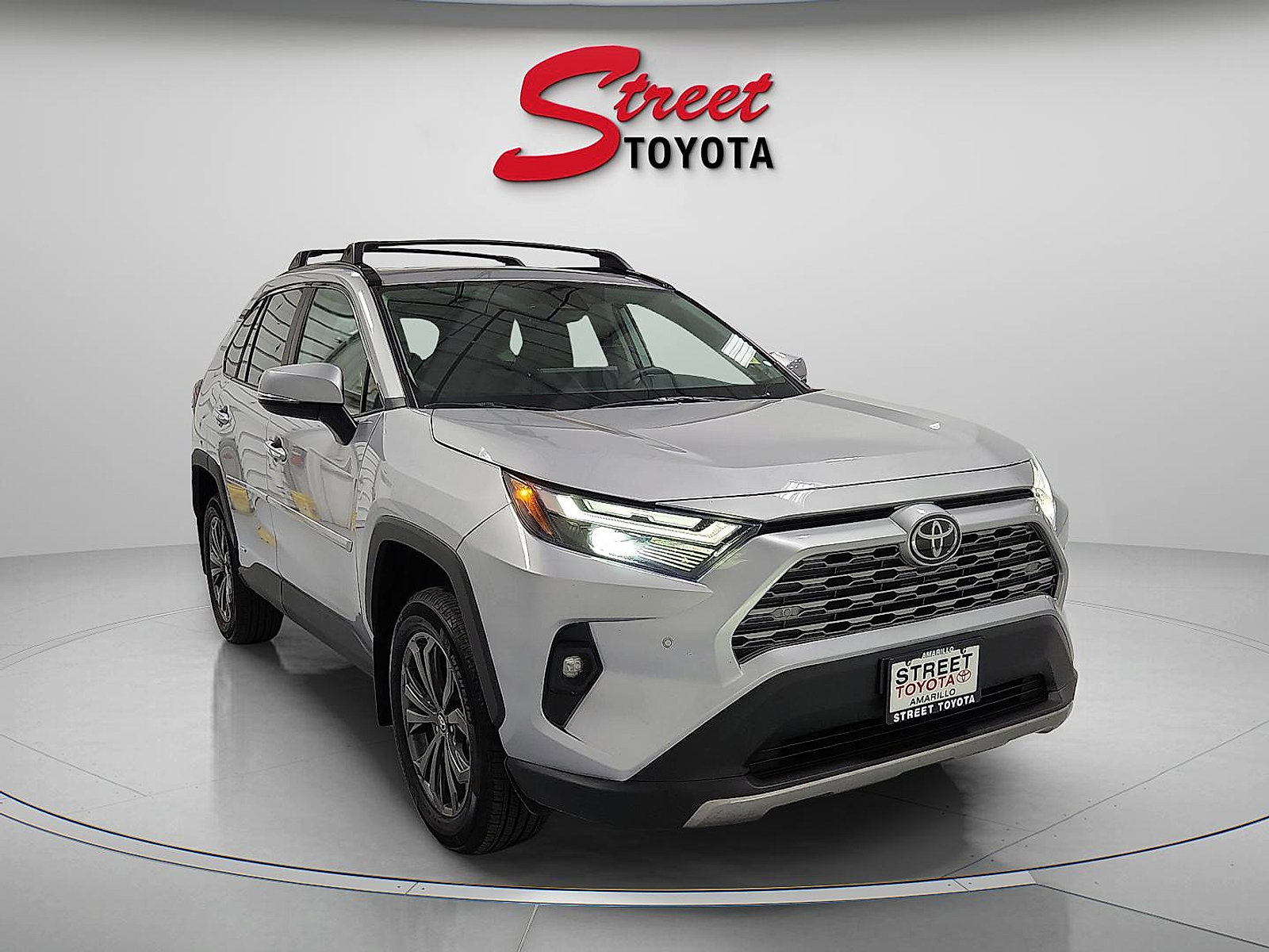 Used 2025 Toyota RAV4 Limited AWD/4WD image 5