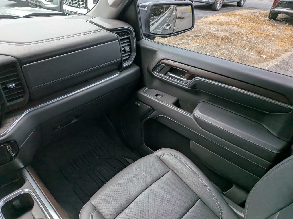 Used 2024 GMC Sierra 1500 SLT w/ SLT Premium Plus Package AWD/4WD image 16