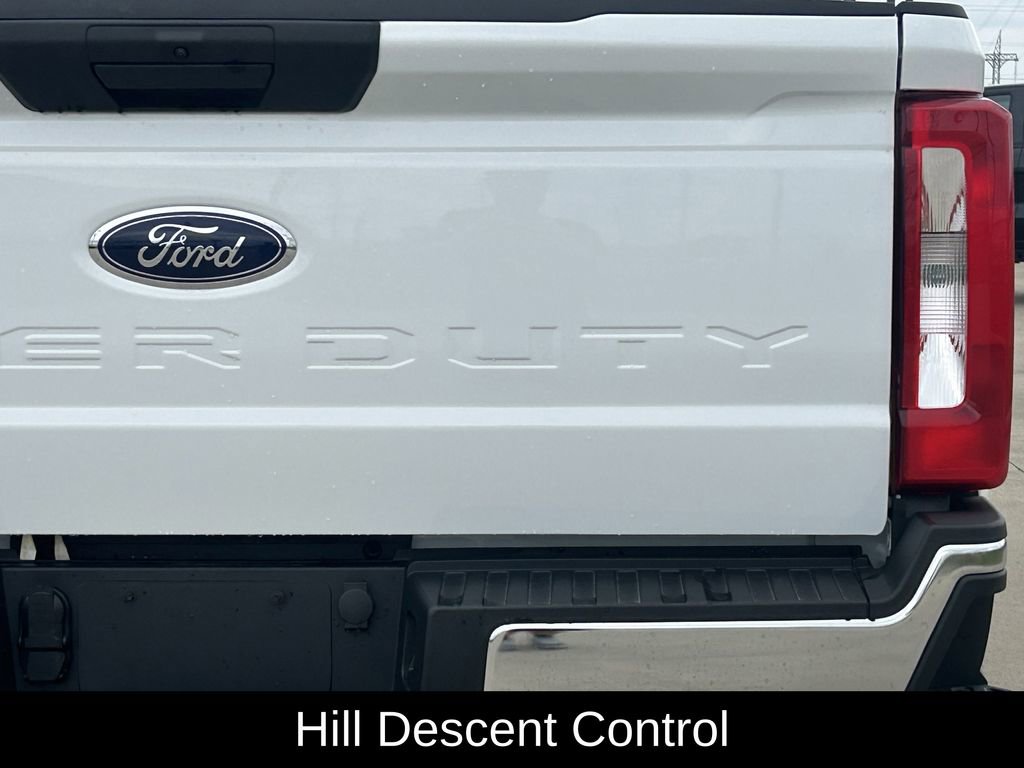 Used 2025 Ford F250 XLT w/ FX4 Off-Road Package image 8