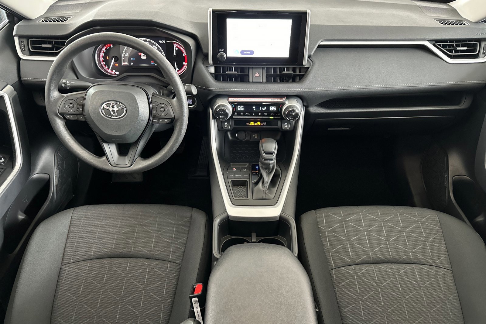 New 2025 Toyota RAV4 XLE image 15