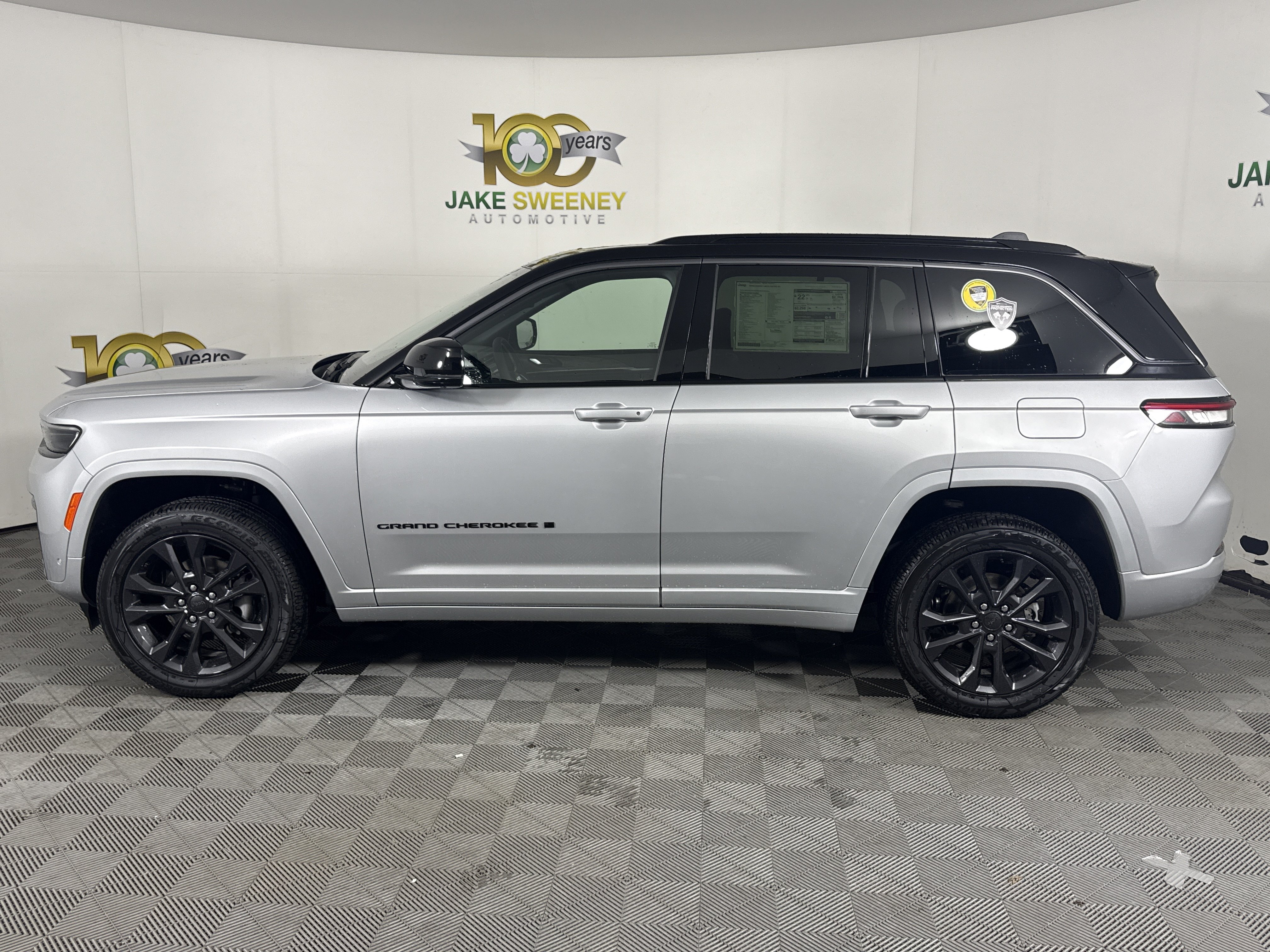 New 2026 Jeep Grand Cherokee Limited AWD/4WD image 5