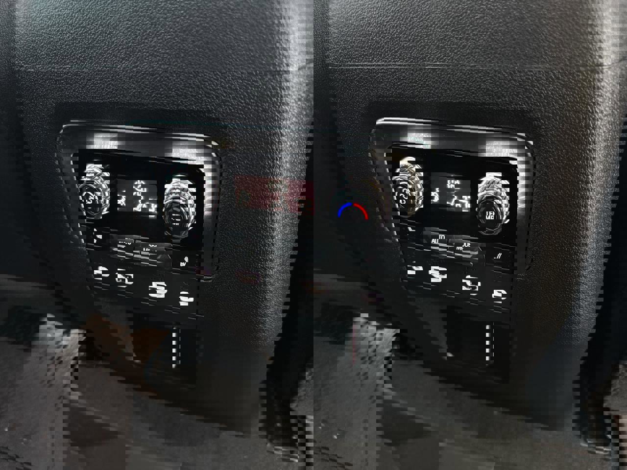 Used 2024 GMC Yukon SLT w/ SLT Luxury Package image 33