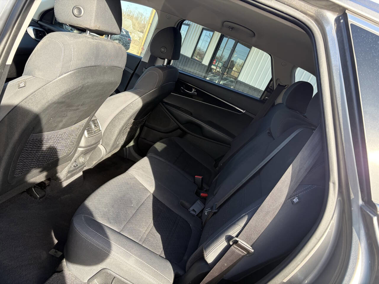 Used 2018 Kia Sorento FWD image 17