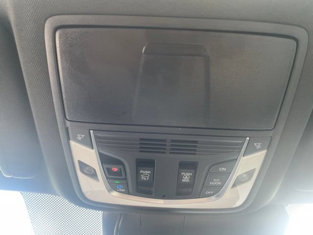 Used 2025 Acura RDX SH-AWD image 31