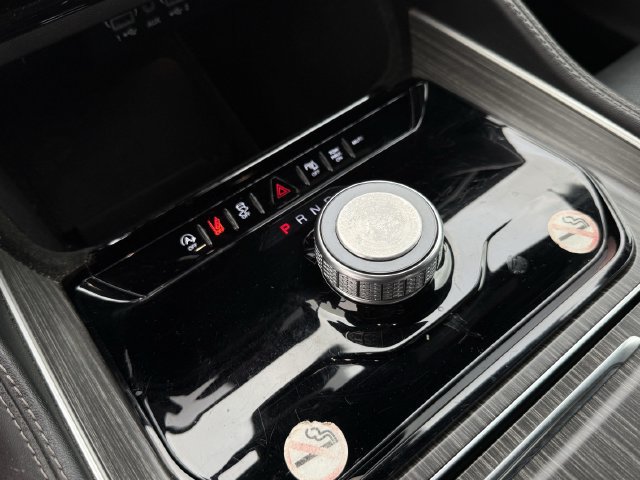 Used 2024 Jeep Wagoneer Series II RWD image 20