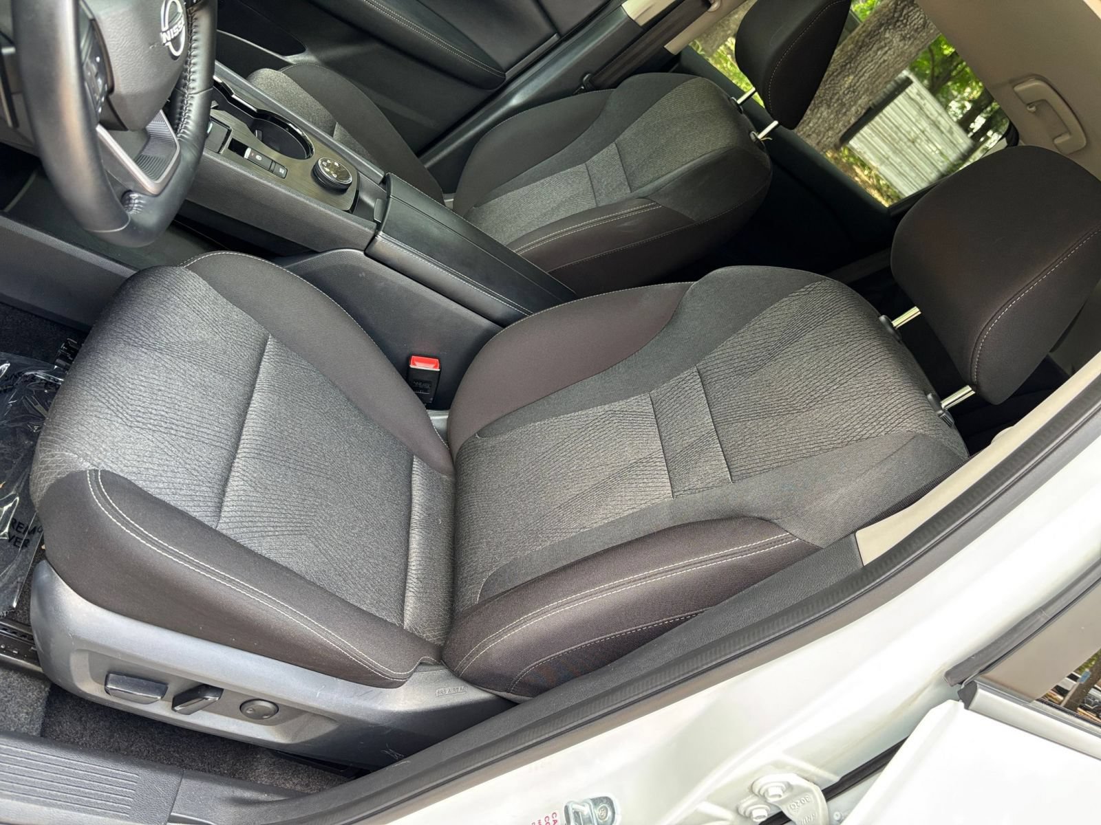 Used 2025 Nissan Rogue SV AWD/4WD image 37