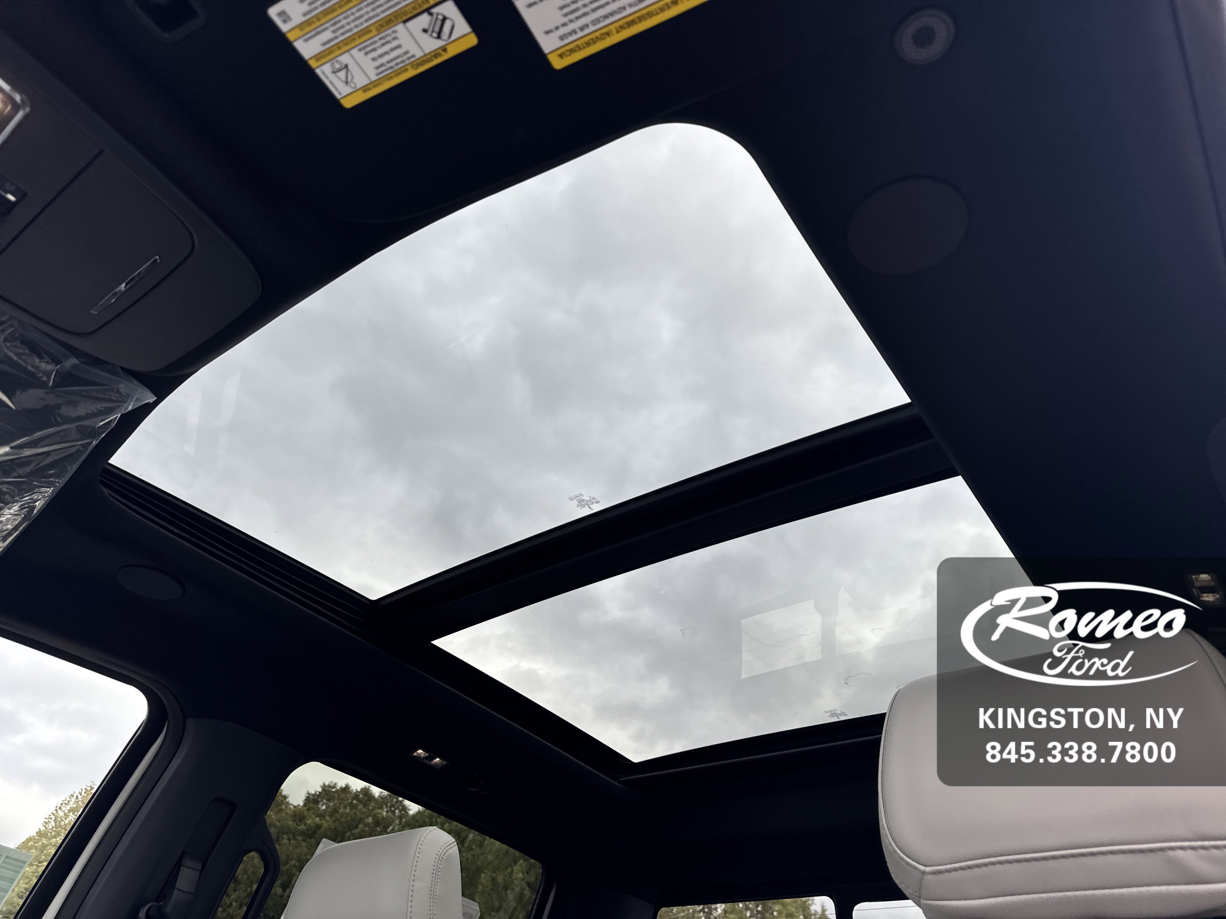 New 2025 Ford F150 Lightning Platinum image 30