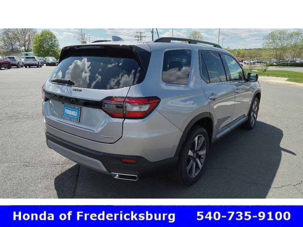 Certified 2025 Honda Pilot Touring image 5