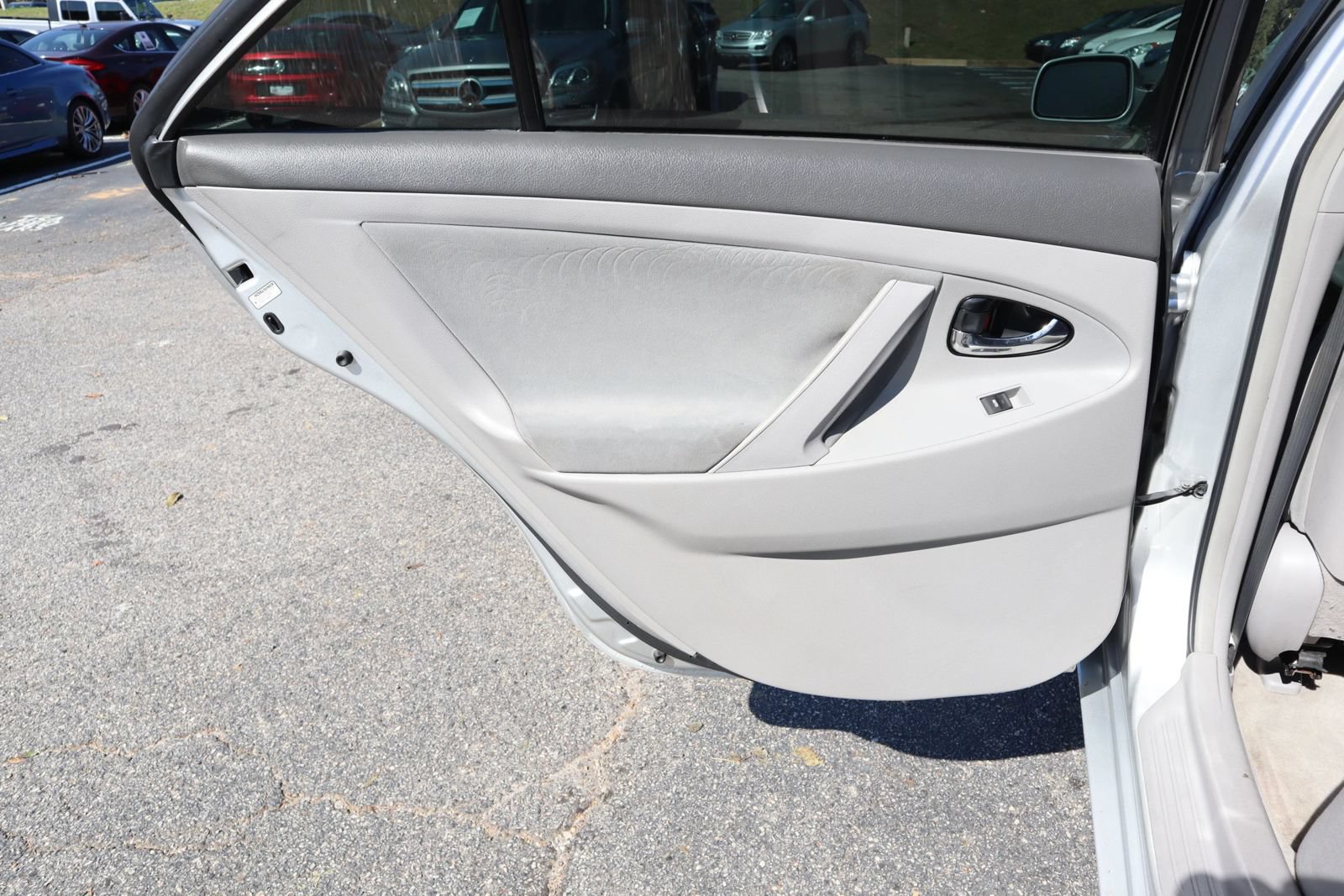 Used 2011 Toyota Camry LE w/ Fleet Convenience Pkg FWD image 10