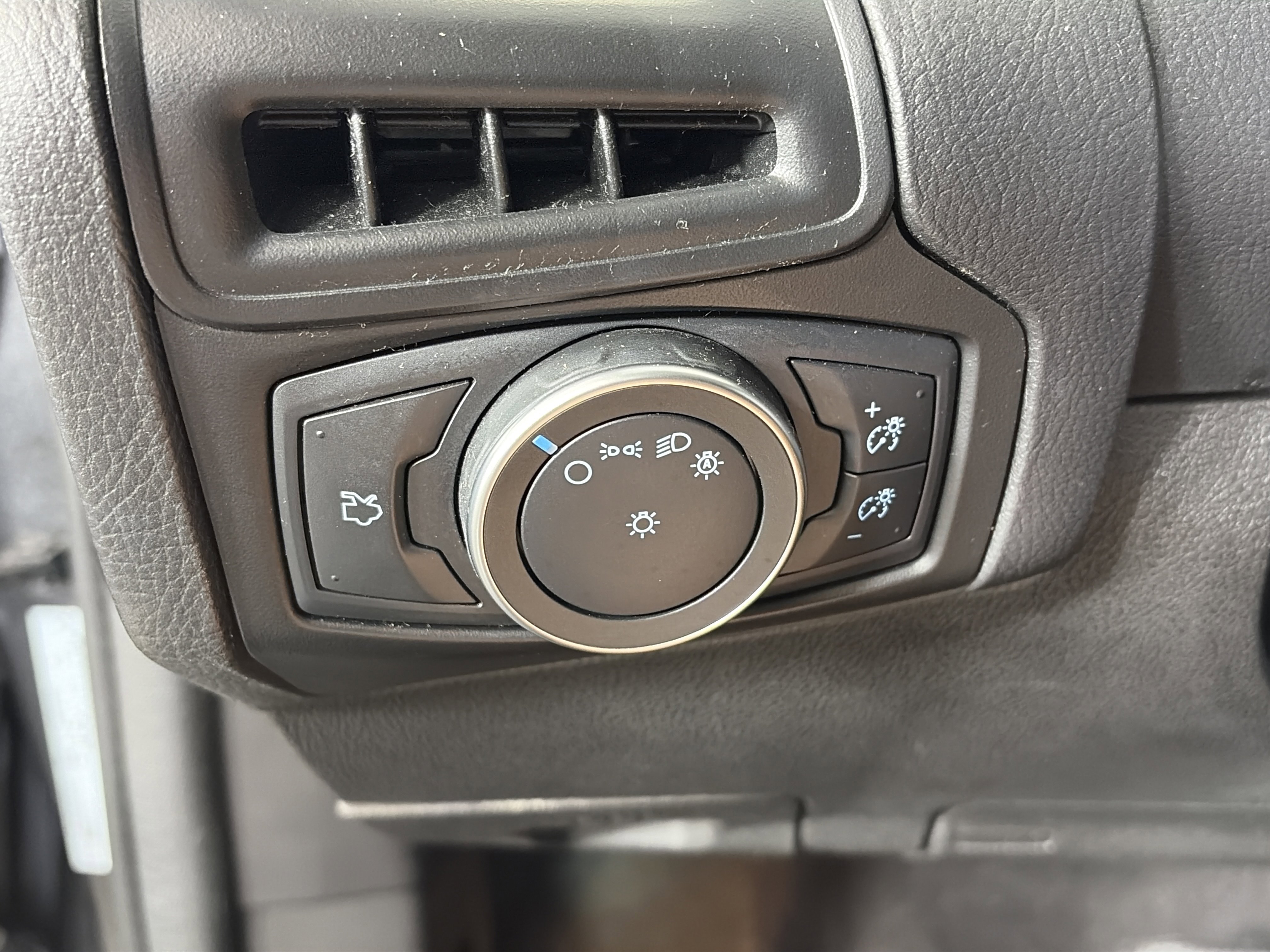 Used 2018 Ford Focus SE image 27