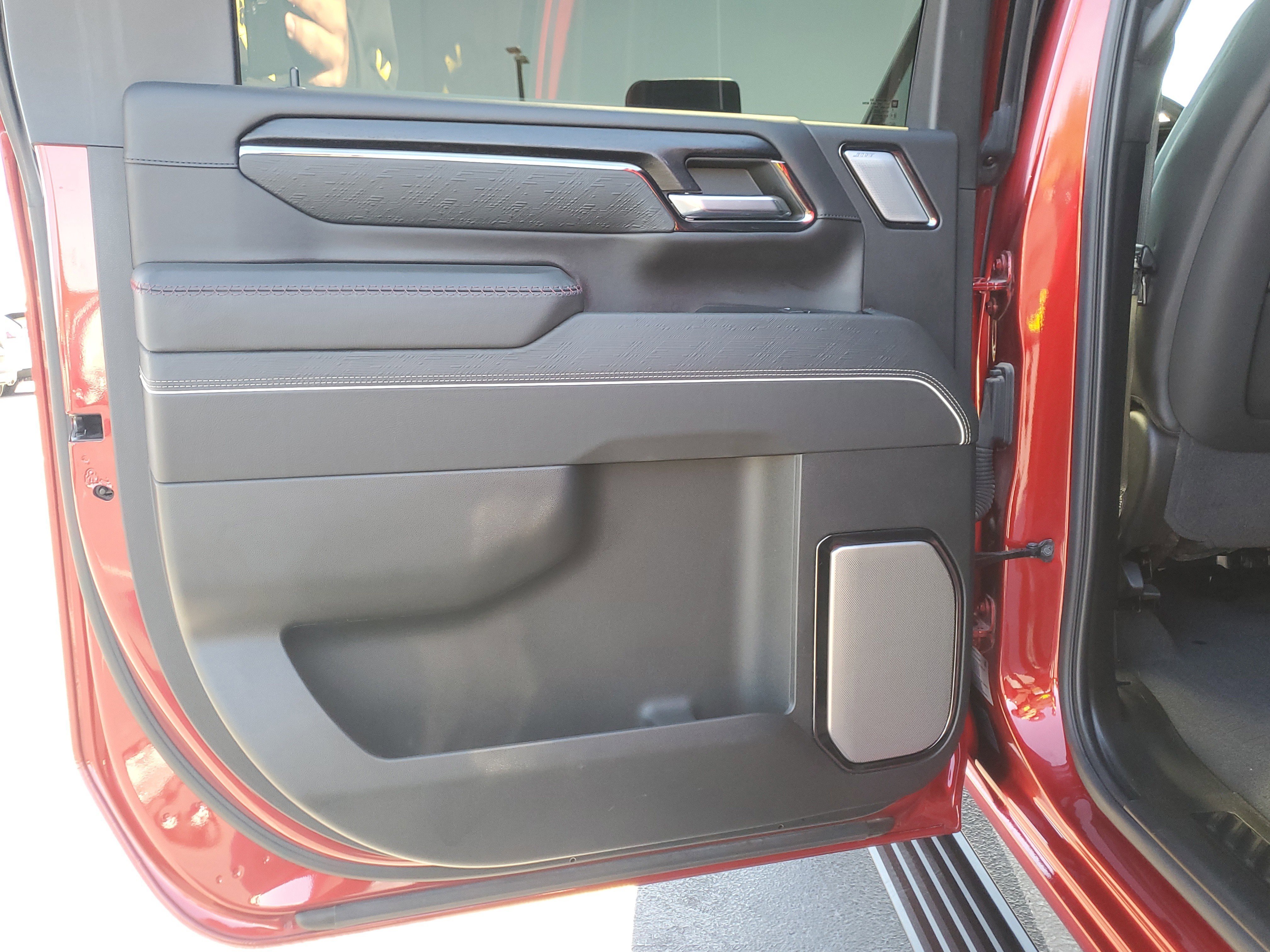 Used 2024 GMC Sierra 2500 AT4X w/ AT4X AEV Edition image 12