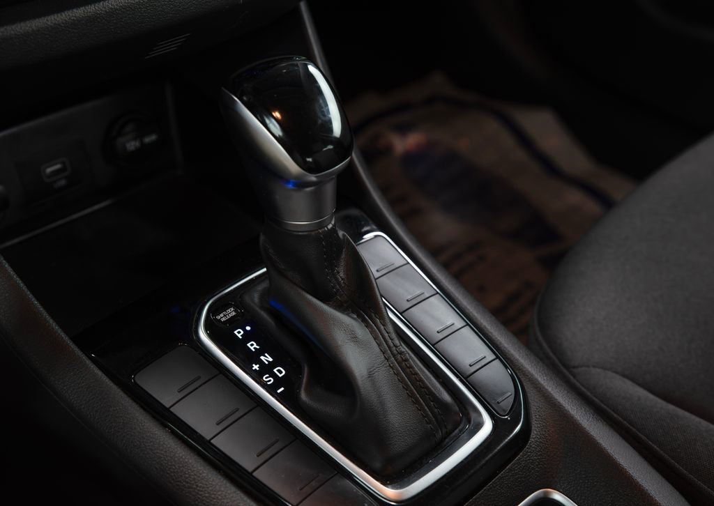 Used 2020 Hyundai Ioniq Blue image 23