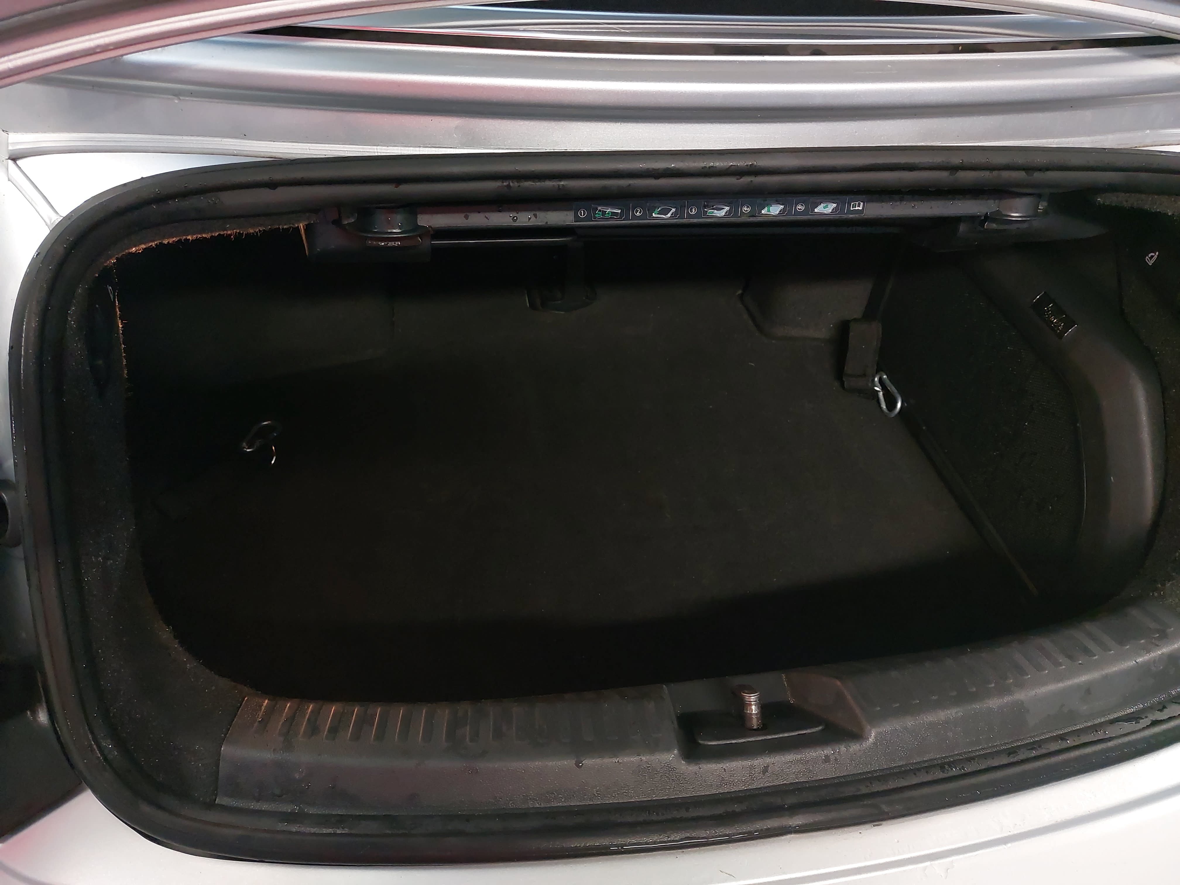Used 2013 Volkswagen Beetle TDI FWD image 13