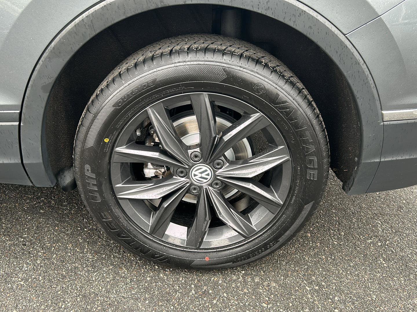 Used 2024 Volkswagen Tiguan SE image 4