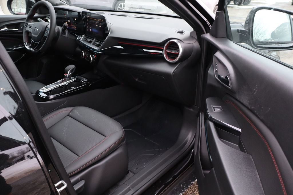 New 2026 Chevrolet Trax RS w/ Sunroof Package image 39