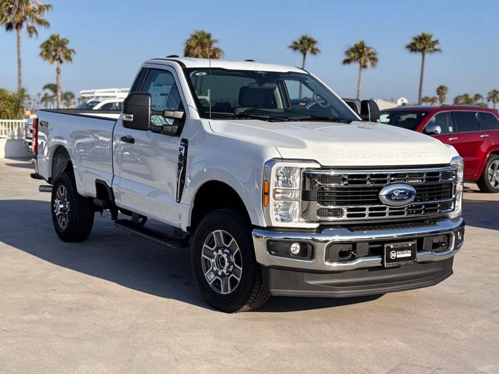 Used 2025 Ford F350 XLT AWD/4WD image 2