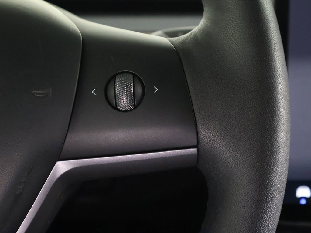 Used 2024 Tesla Model Y Performance AWD/4WD image 42