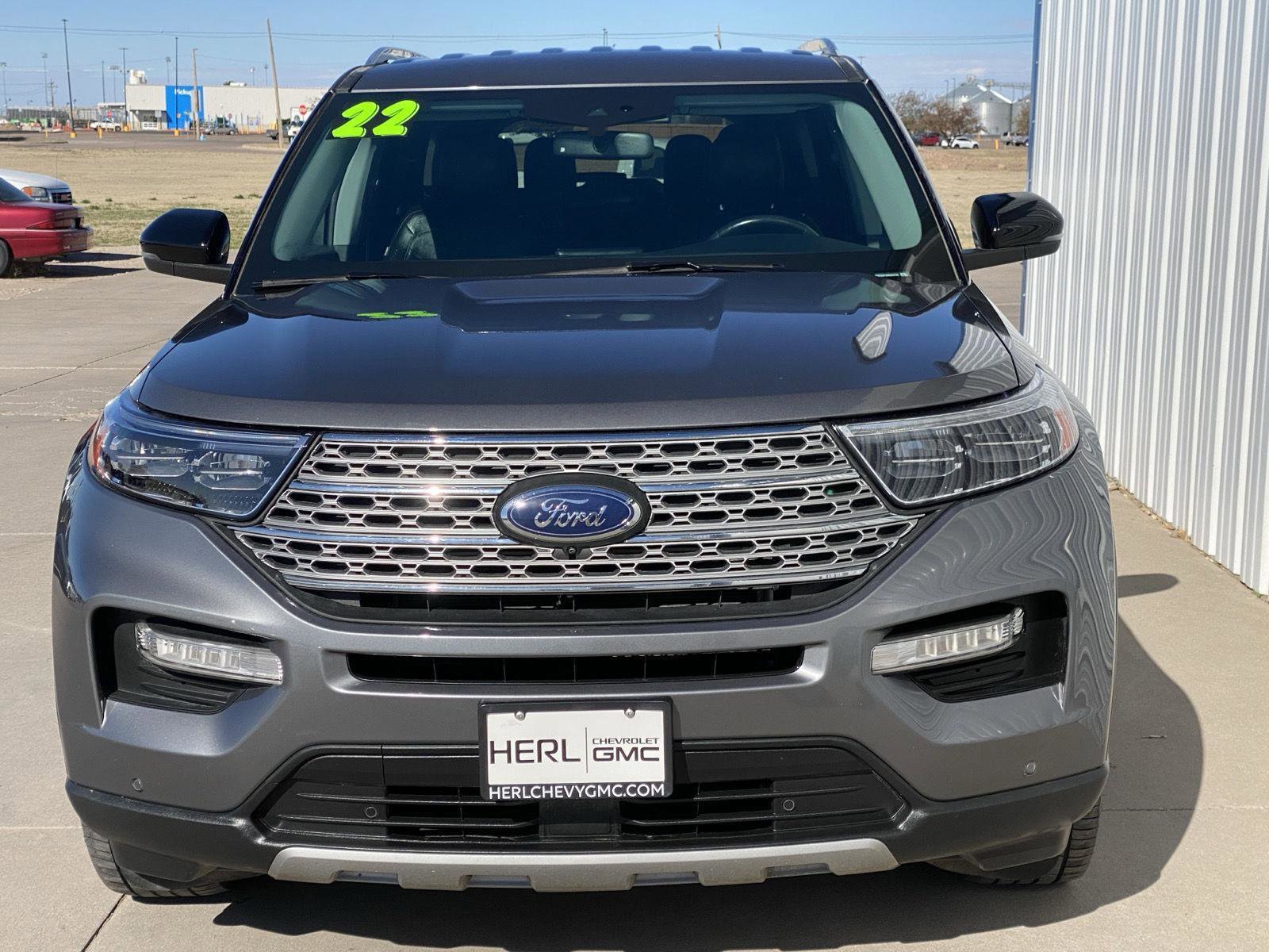 Used 2022 Ford Explorer Limited w/ Equipment Group 301A AWD/4WD image 2