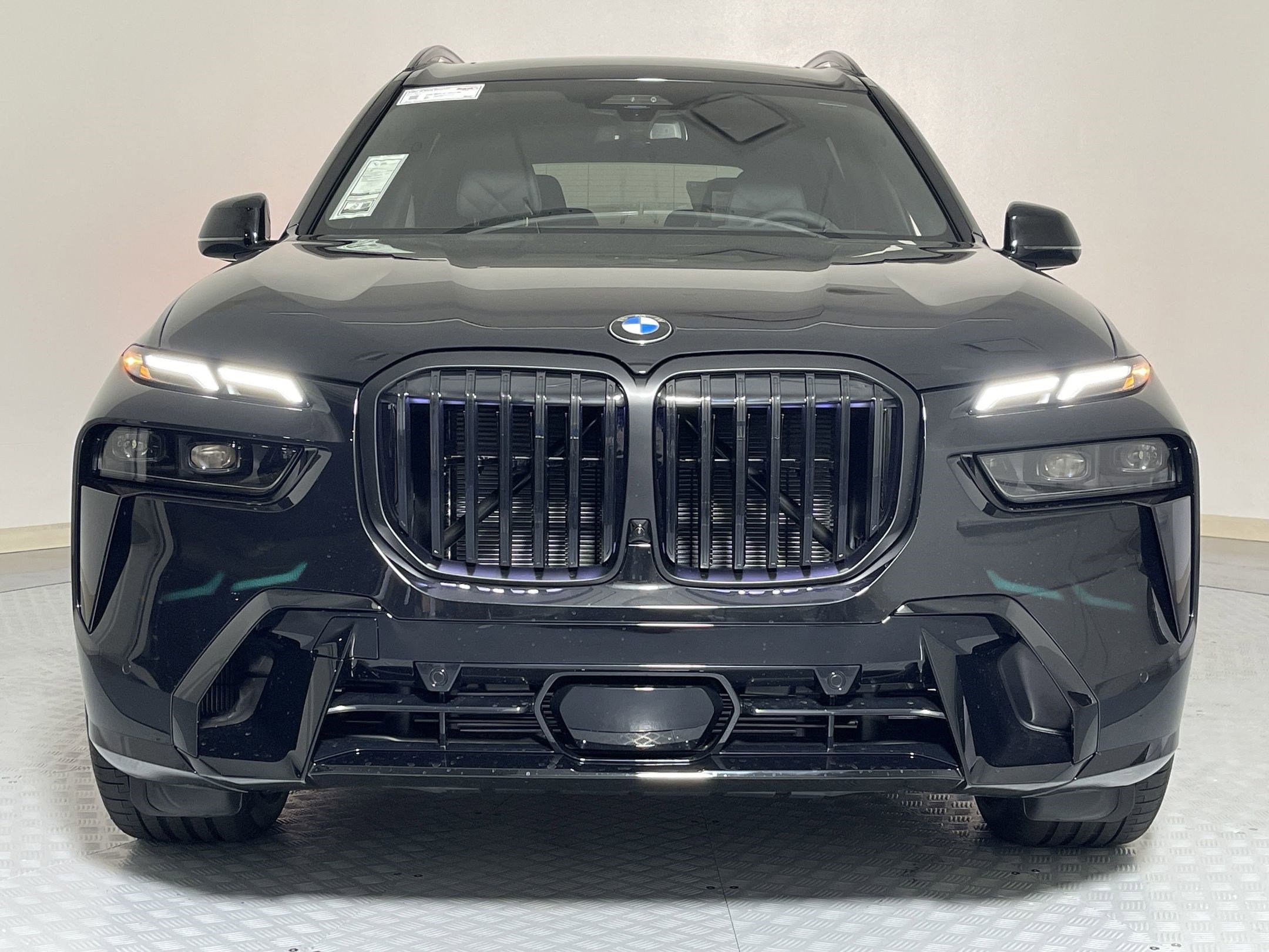 Used 2026 BMW X7 xDrive40i w/ M Sport Package image 6