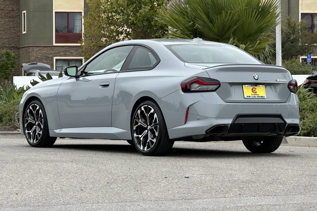 Used 2025 BMW M240i Coupe RWD image 5
