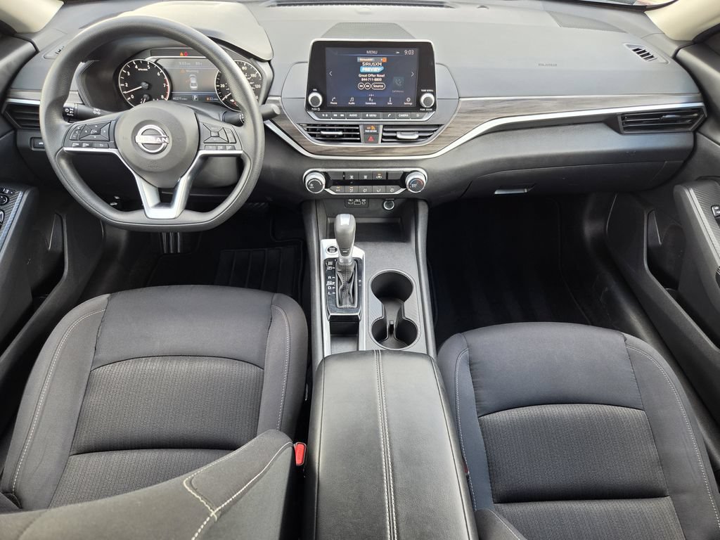 Used 2025 Nissan Altima 2.5 SV FWD image 12