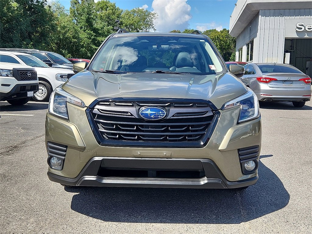 Used 2022 Subaru Forester Limited w/ Popular Package #2 image 2