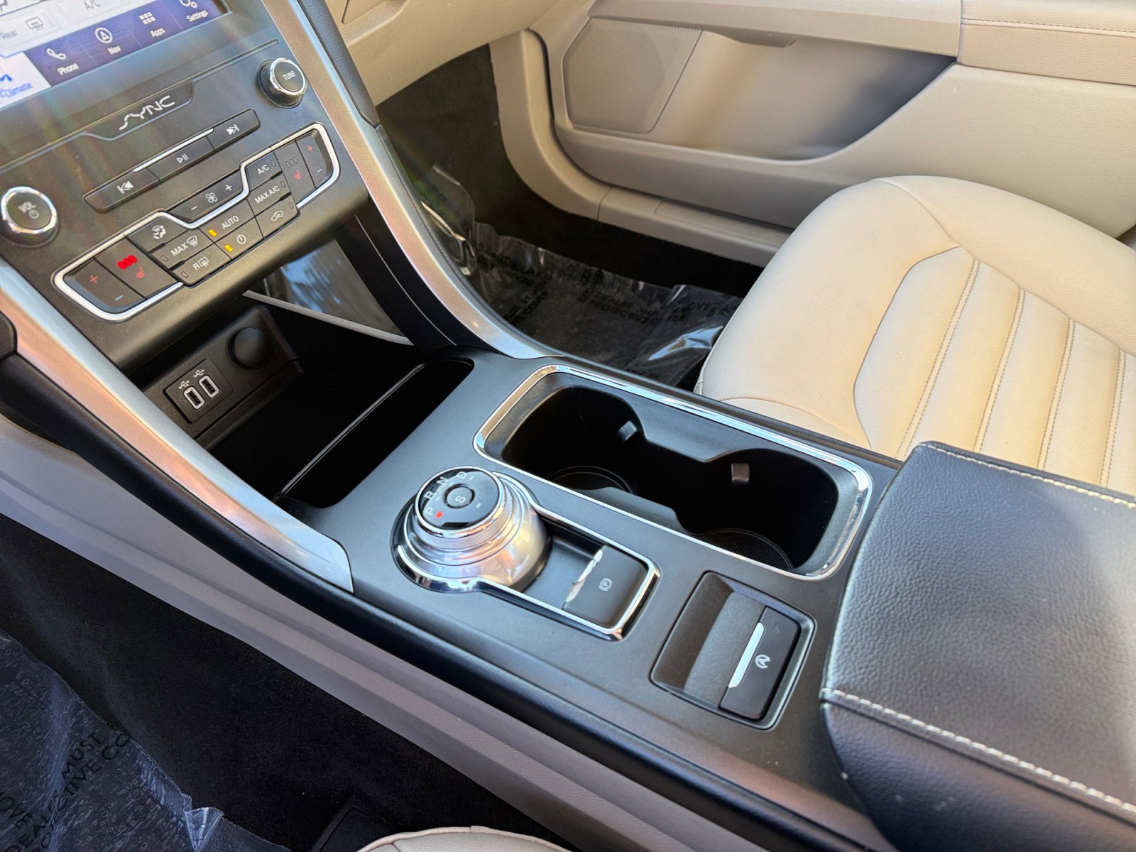 Used 2019 Ford Fusion SEL image 13