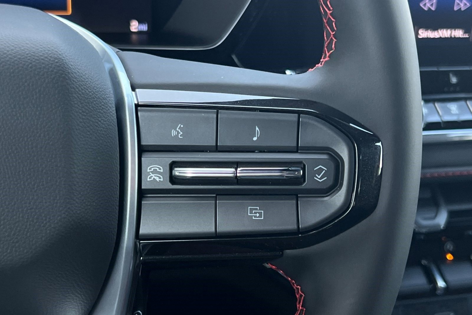 New 2025 Chevrolet Colorado Z71 w/ Midnight Edition image 28