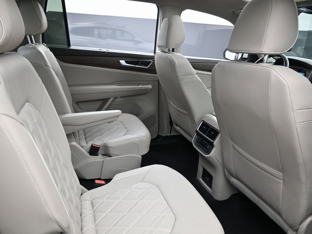 Used 2024 Volkswagen Atlas SEL Premium R-Line image 40