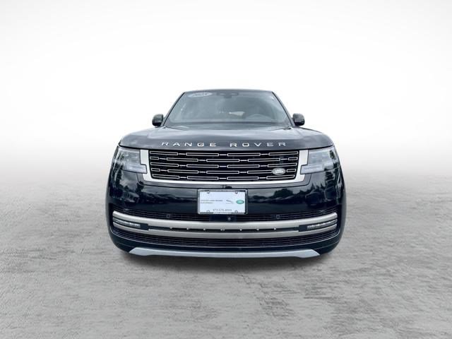 Used 2025 Land Rover Range Rover SE AWD/4WD image 2