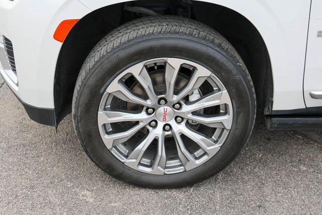 Used 2021 GMC Yukon Denali w/ Denali Premium Package image 7