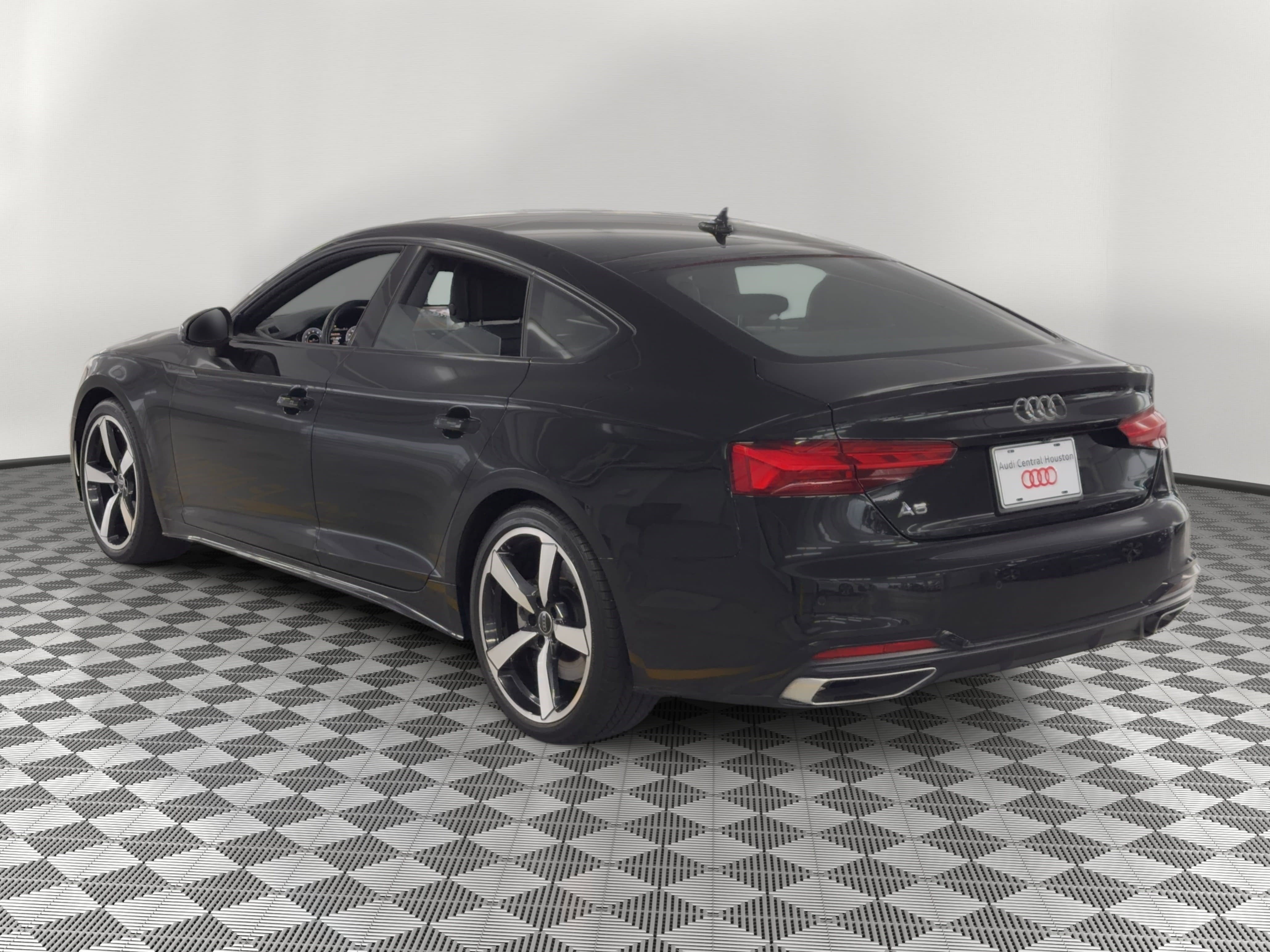 Used 2025 Audi A5 2.0T Premium Plus w/ Premium Plus AWD/4WD image 3
