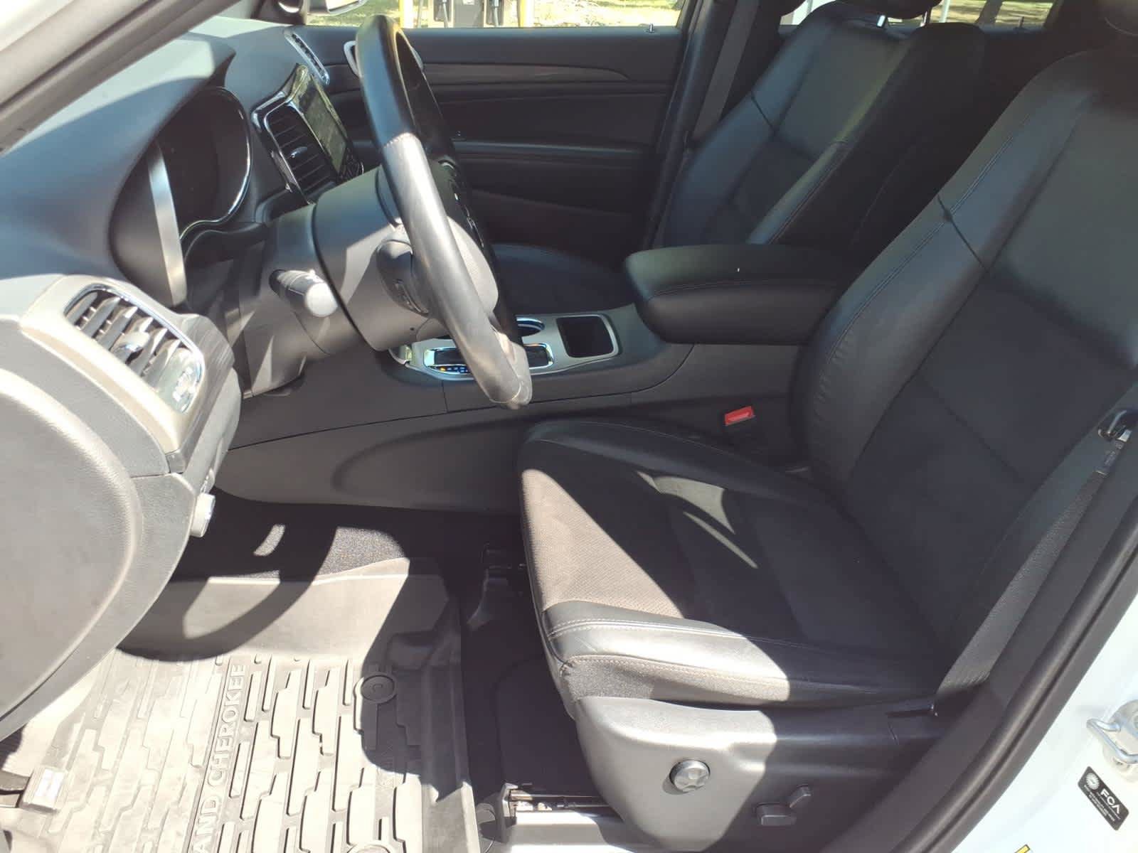 Used 2021 Jeep Grand Cherokee Laredo X AWD/4WD image 17