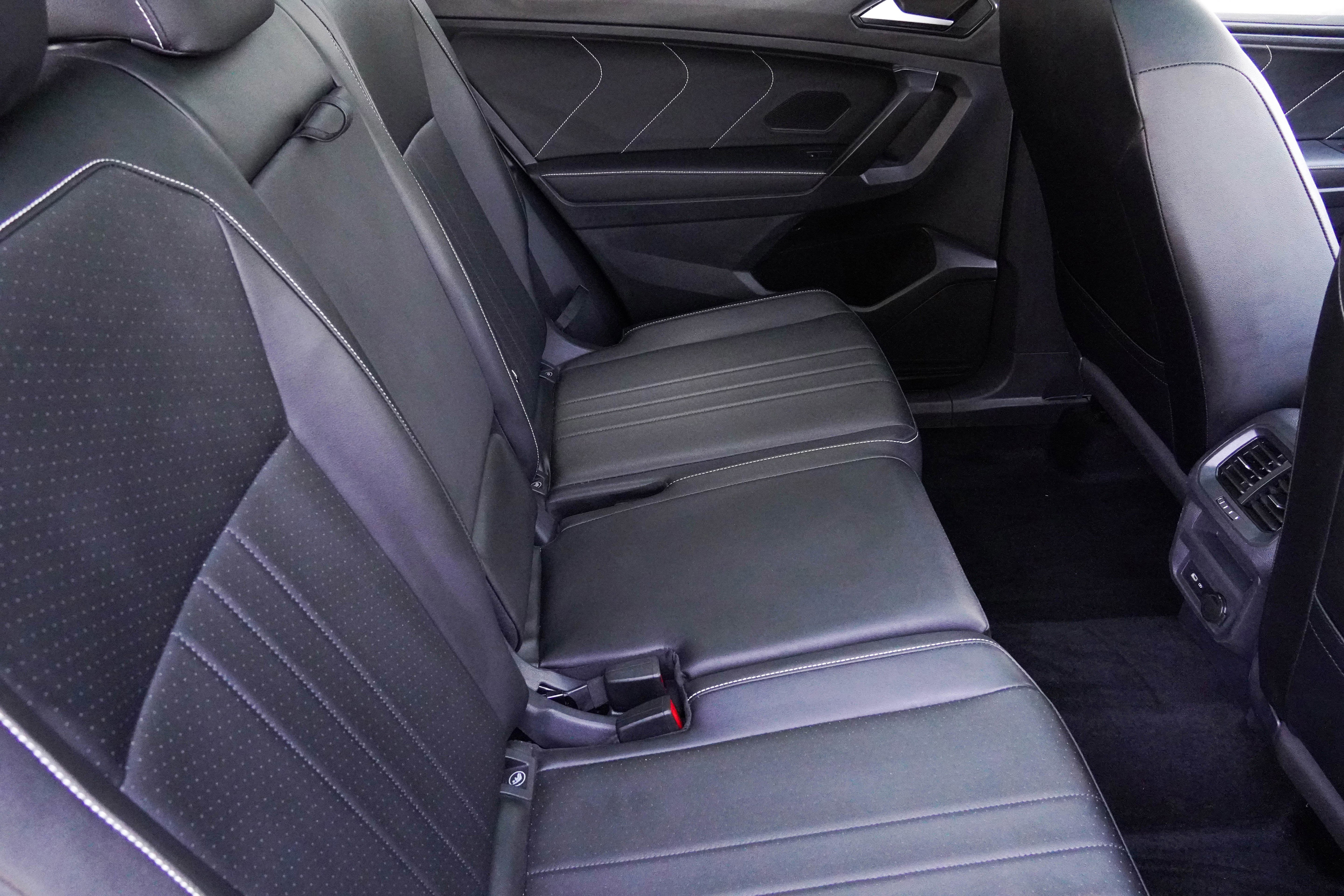Used 2022 Volkswagen Tiguan SE R-Line AWD/4WD image 35