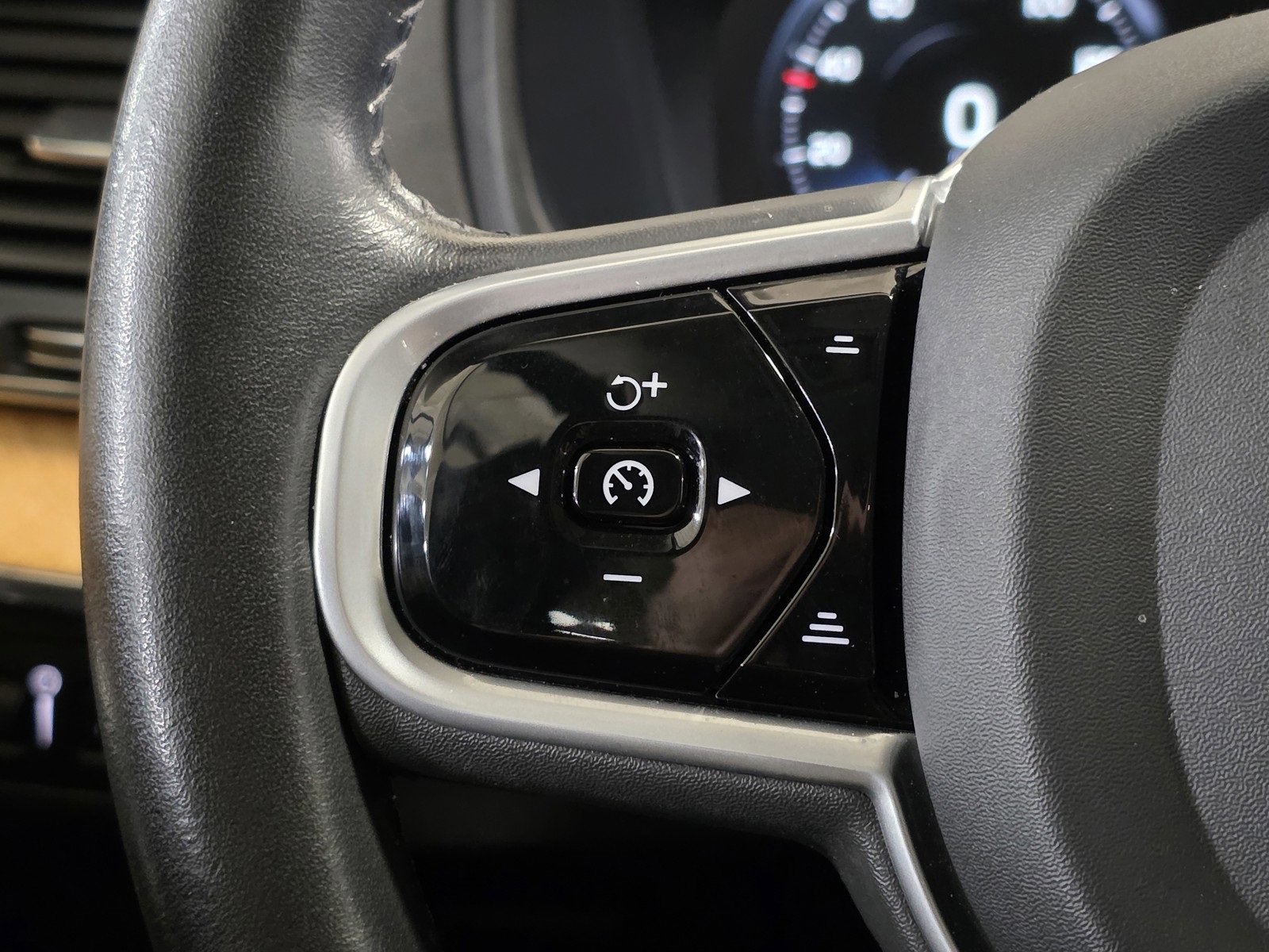 Used 2022 Volvo XC90 T8 Inscription Expression image 31