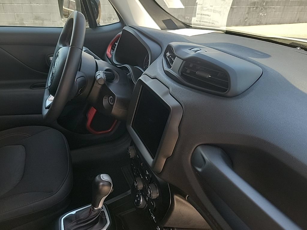 Used 2023 Jeep Renegade Trailhawk AWD/4WD image 43