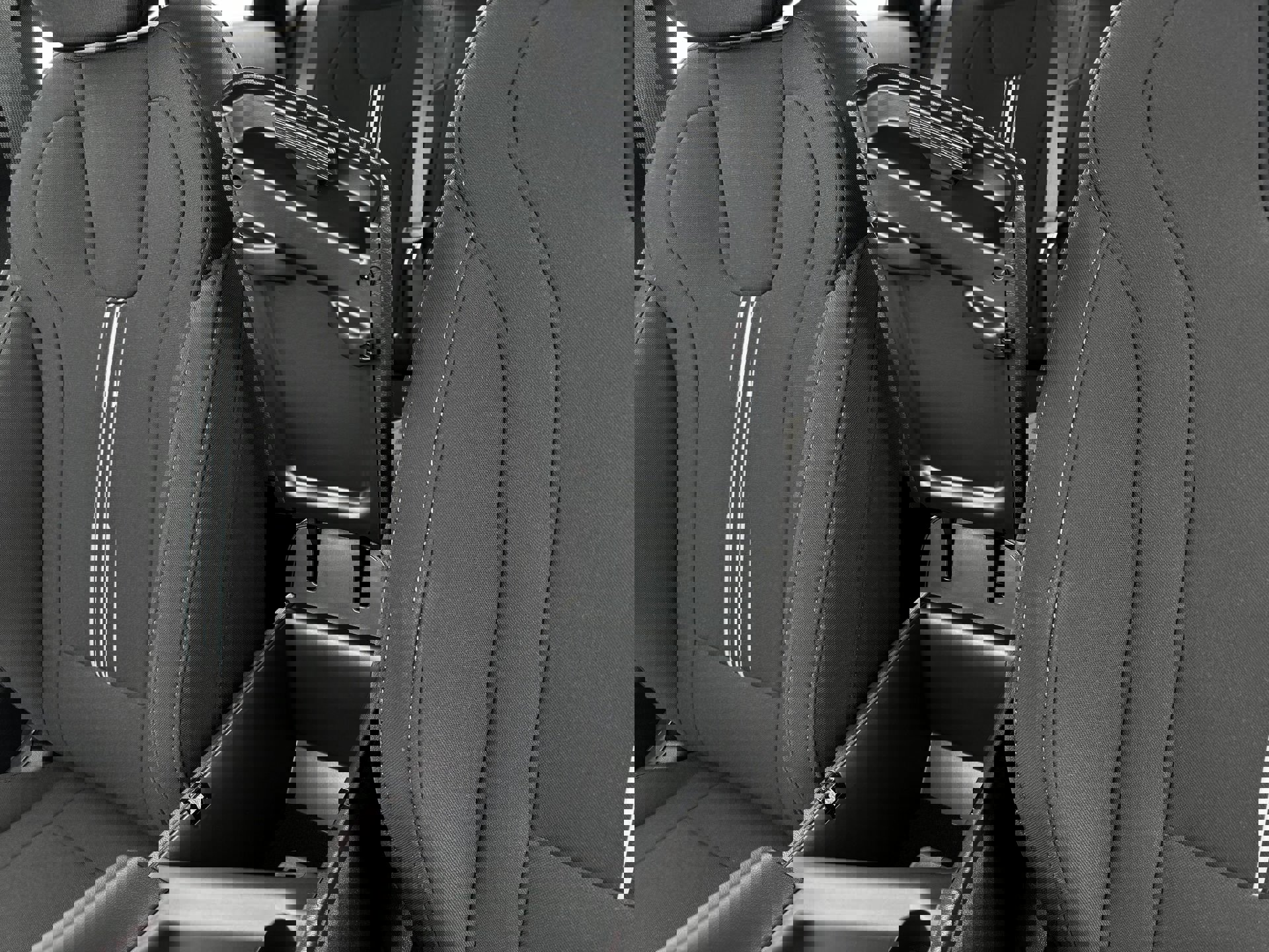 New 2025 Hyundai Elantra Sport image 18