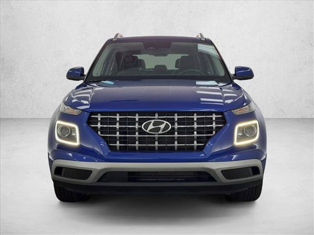 Certified 2025 Hyundai Venue Limited FWD image 2