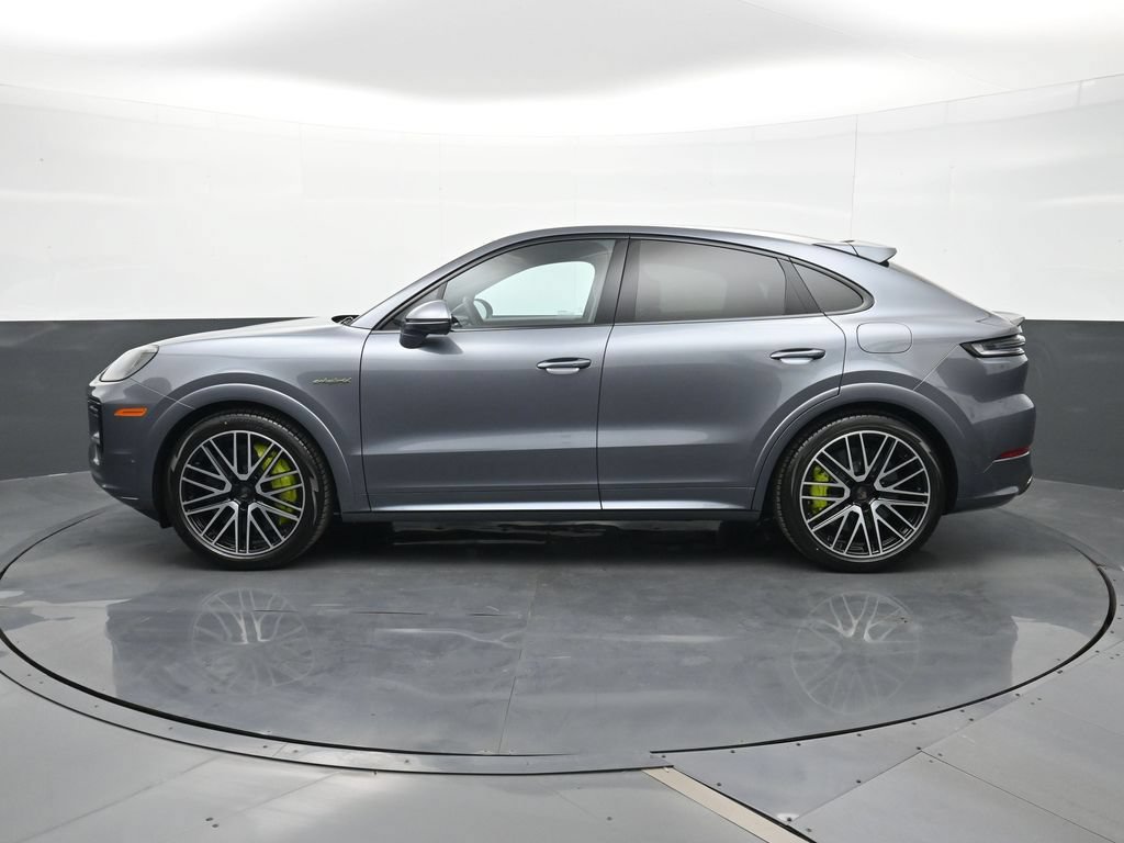 New 2026 Porsche Cayenne Turbo AWD/4WD image 2