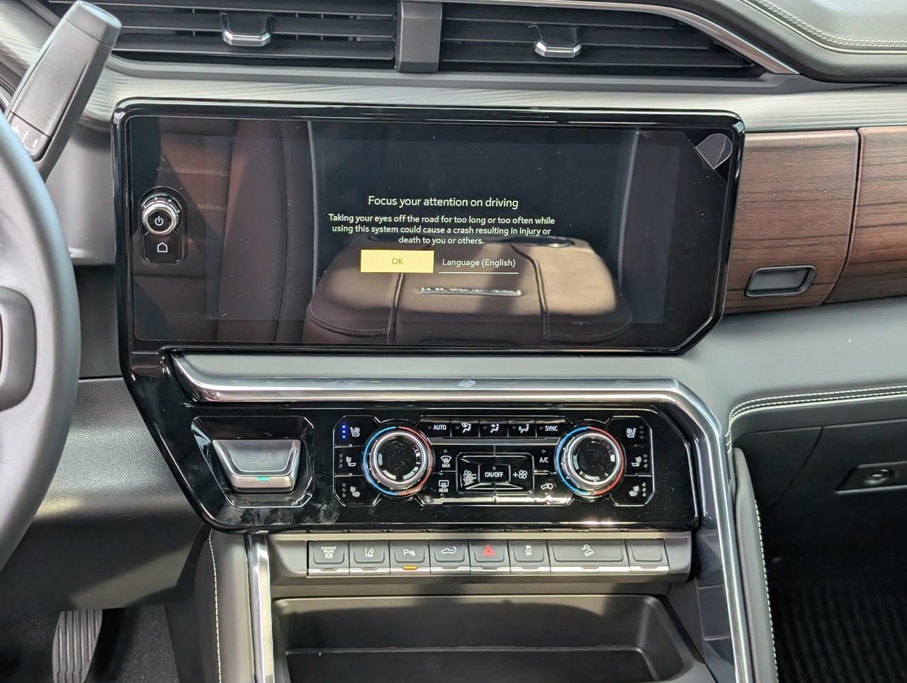 New 2026 GMC Sierra 2500 Denali Ultimate AWD/4WD image 11