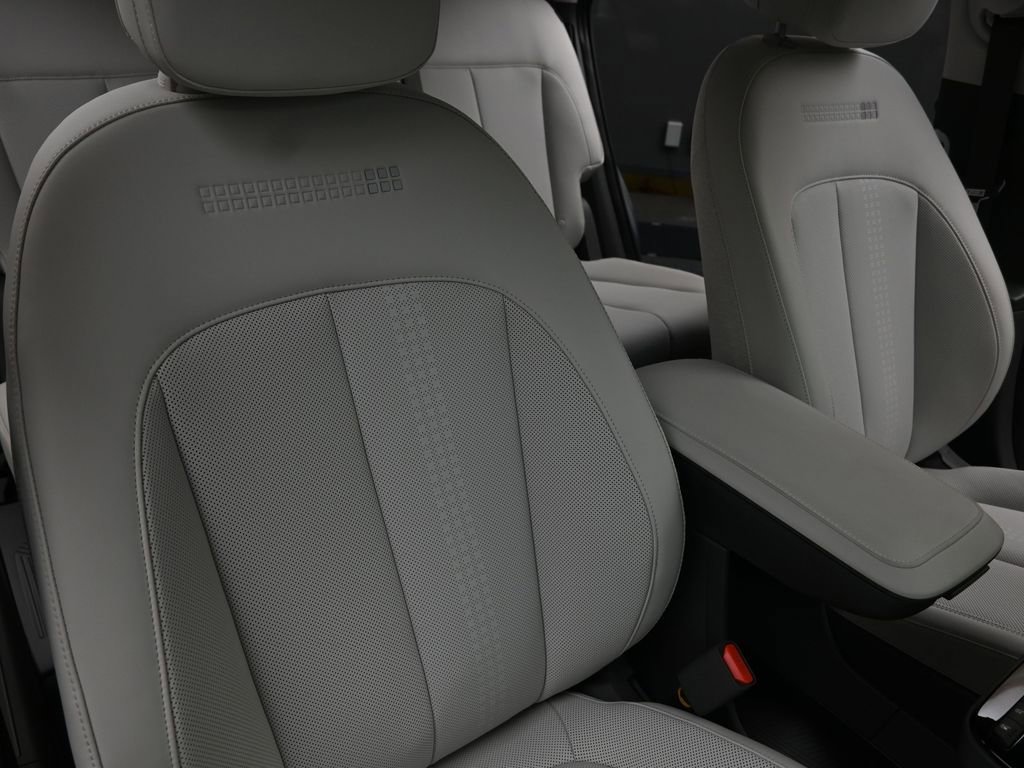 Used 2025 Hyundai Ioniq 5 Limited image 14