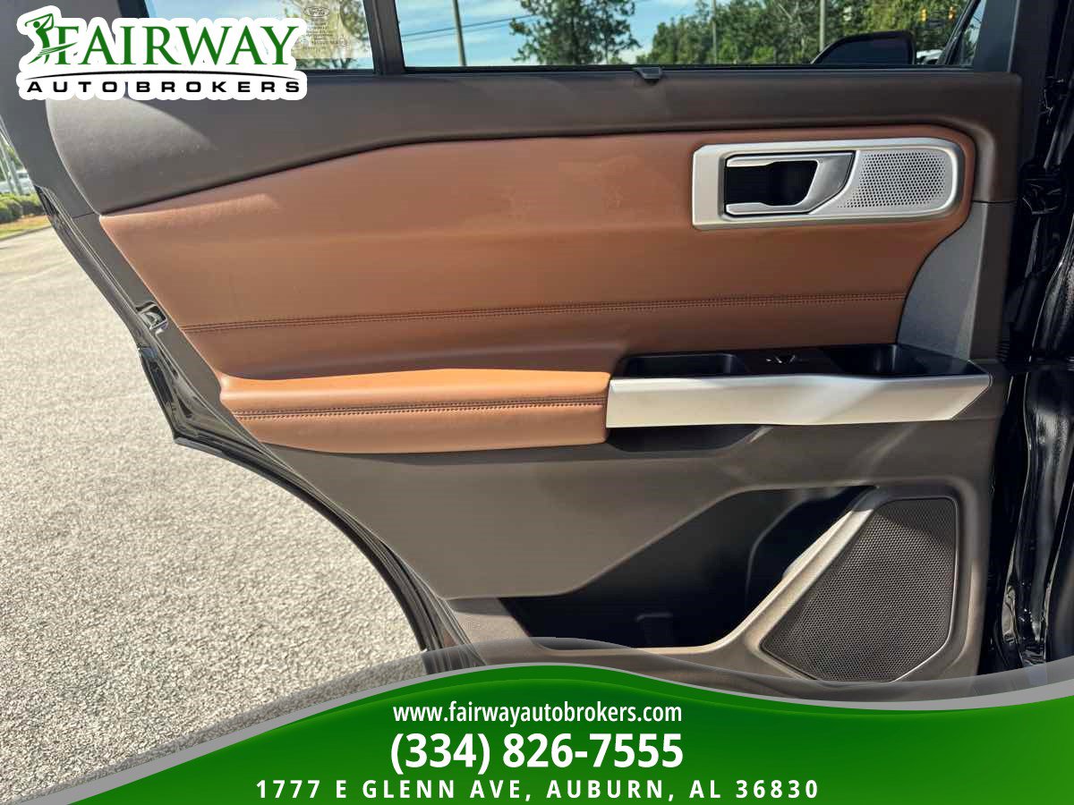 Used 2023 Ford Explorer King Ranch w/ Technology Package AWD/4WD image 32