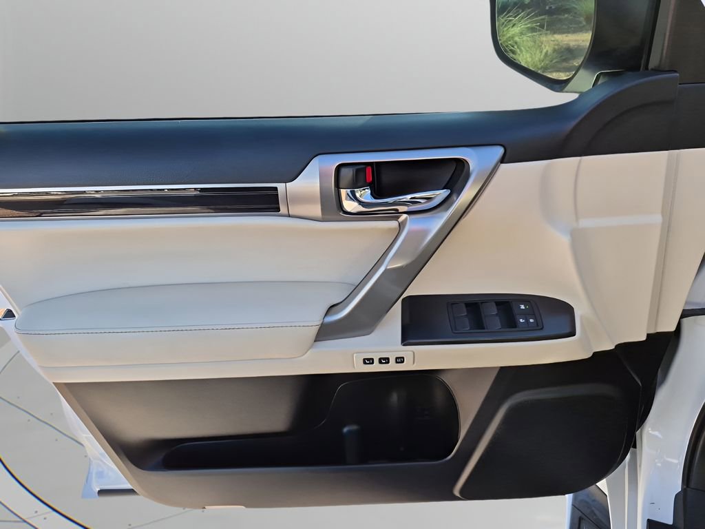 Used 2023 Lexus GX 460 Luxury w/ Sport Design Package image 27