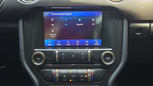 Used 2020 Ford Mustang Shelby GT500 w/ Technology Package RWD image 16